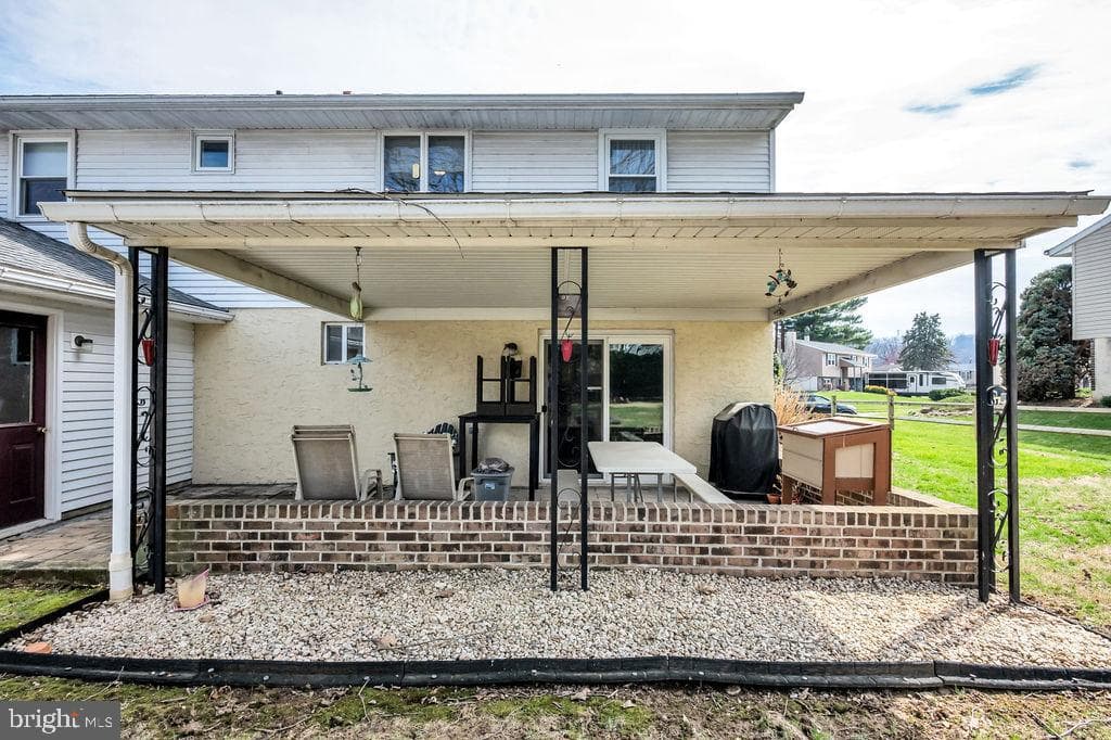 672 W Spring Street photo 34
