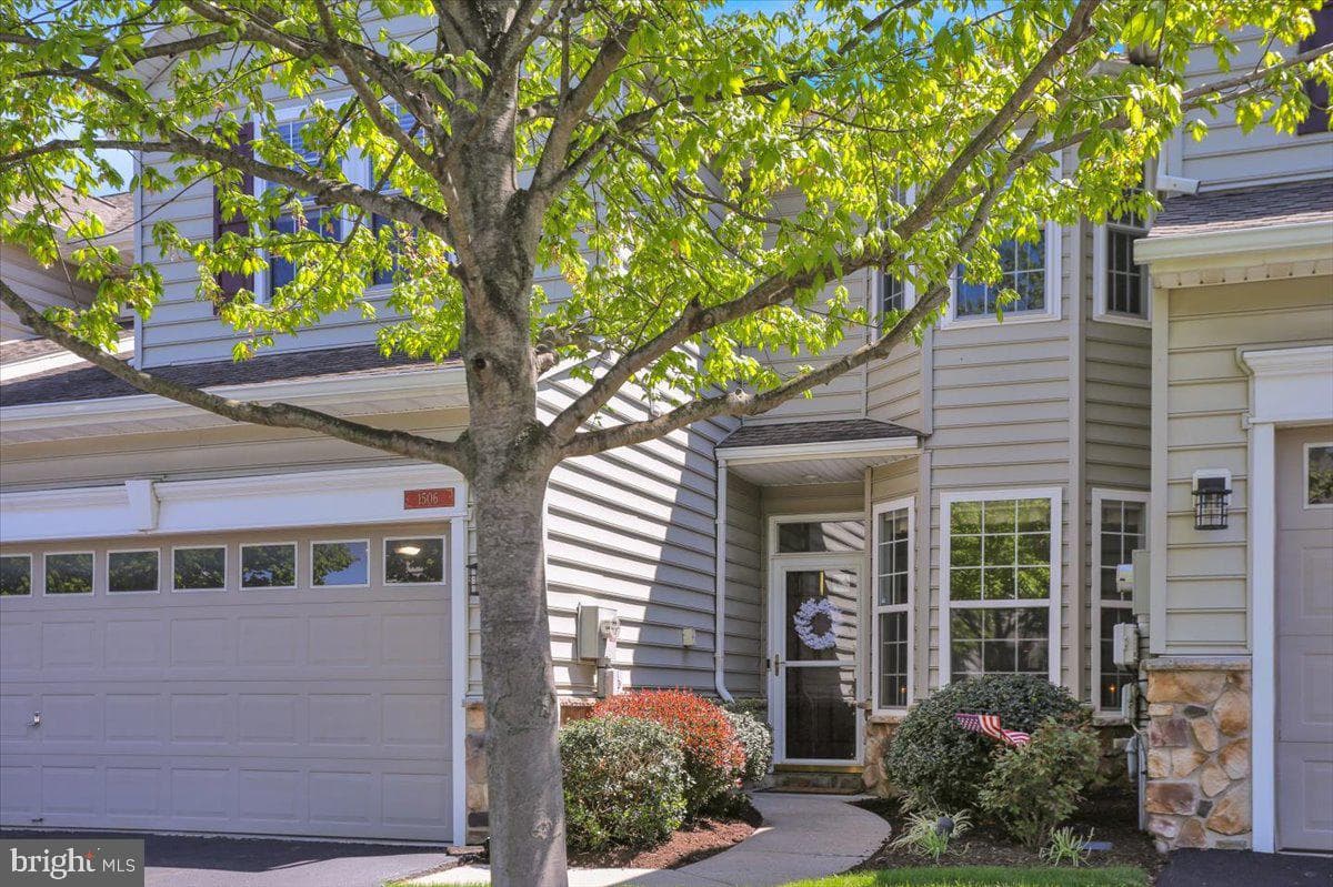 1506 Lexington Way photo 3