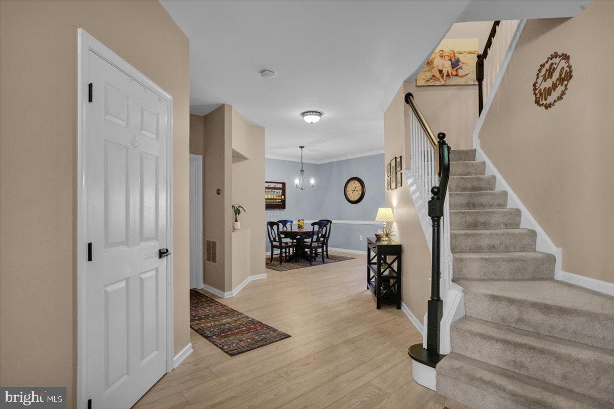 1506 Lexington Way photo 6