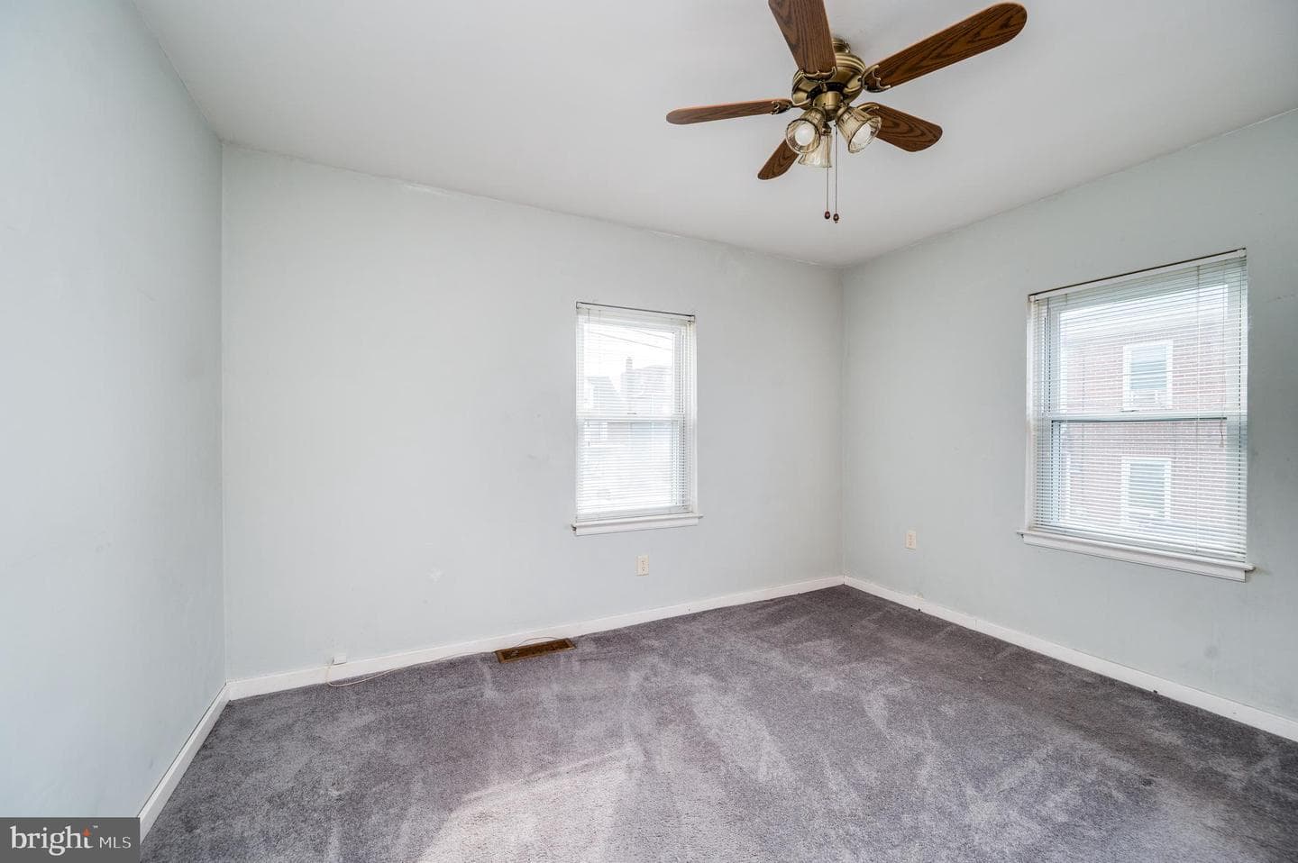 209 Carroll Street photo 24