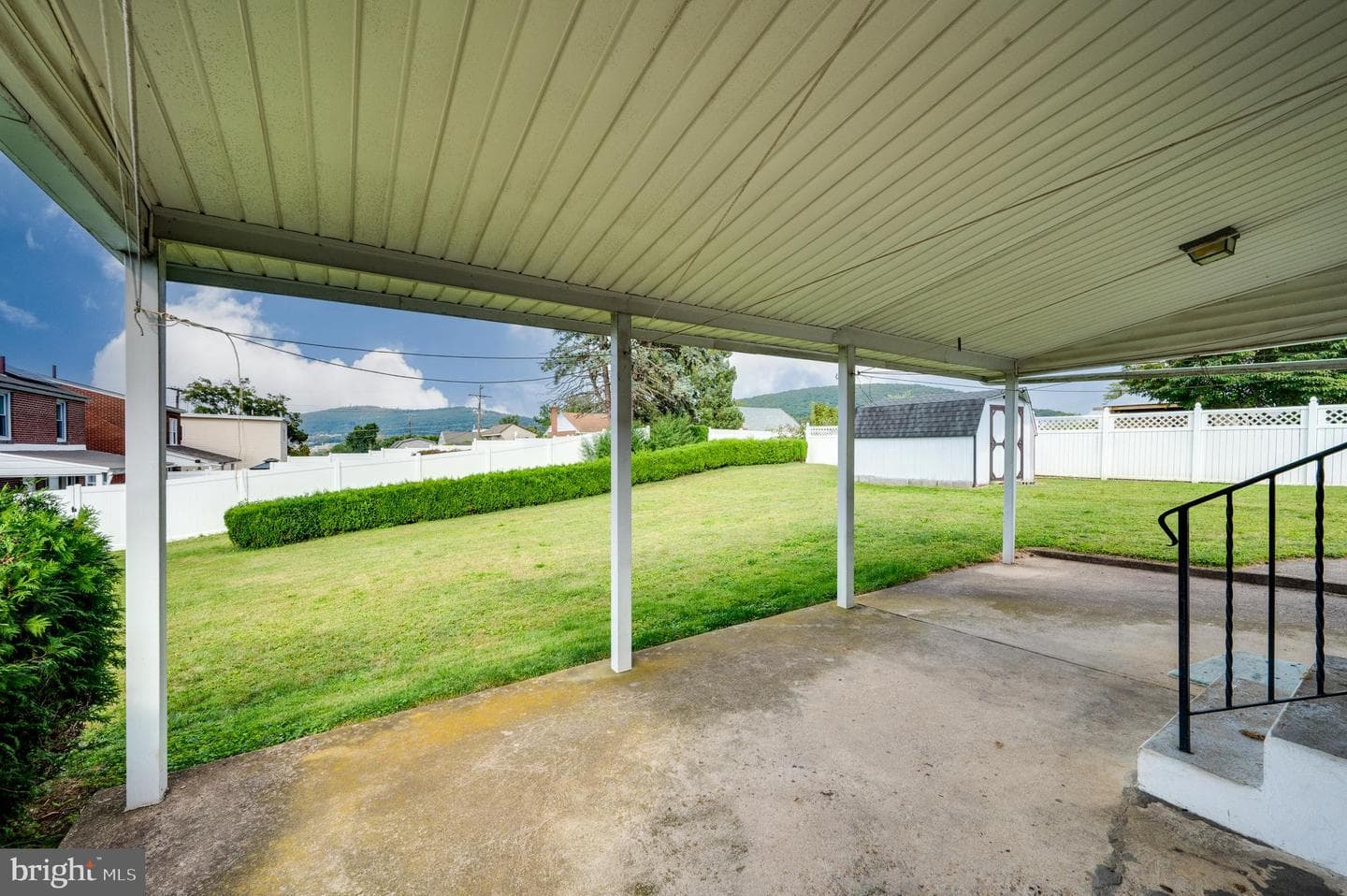 209 Carroll Street photo 9