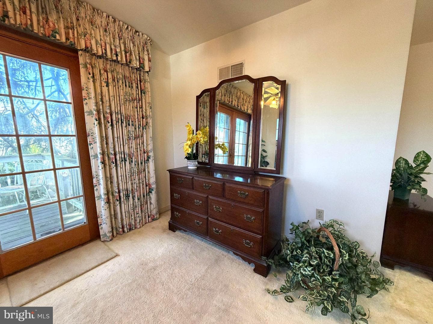 1236 Delaware Avenue photo 21