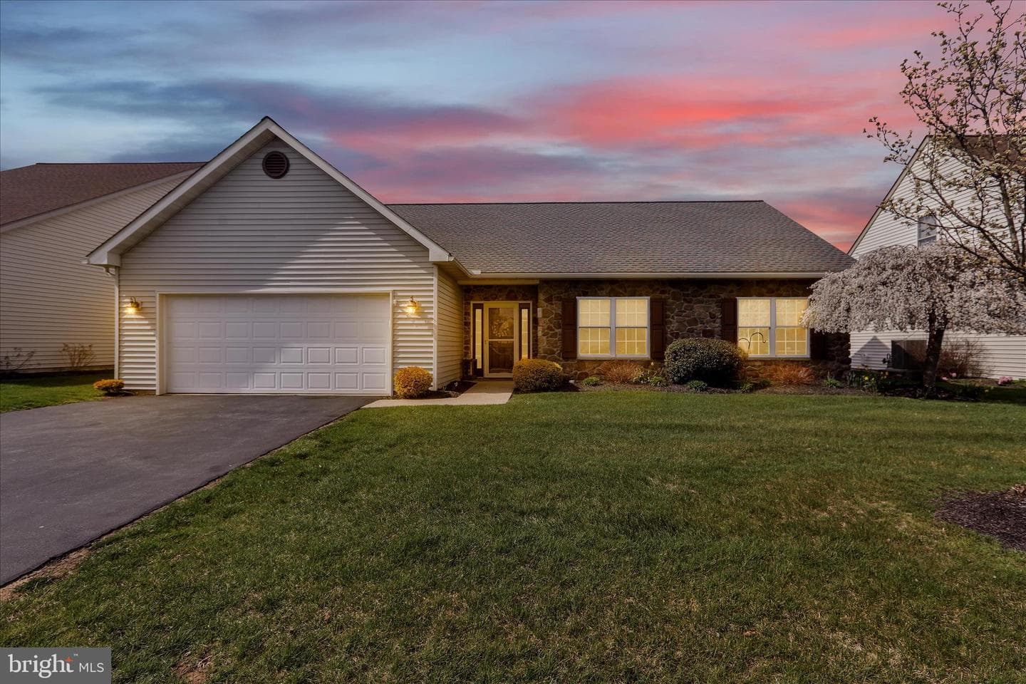 162 N Cacoosing Drive photo 2