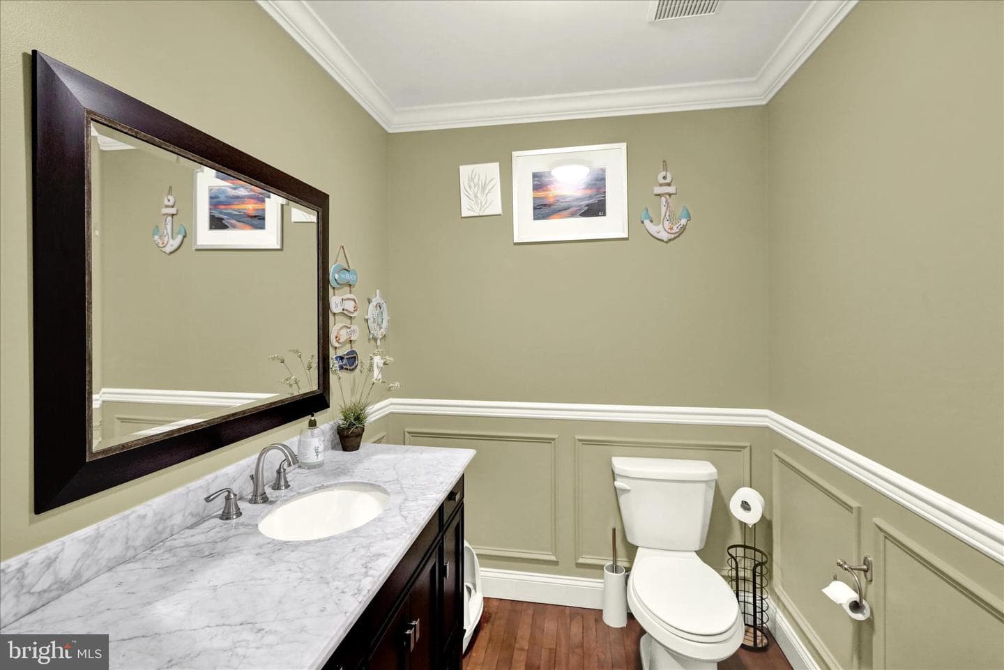 74 Museum Road photo 16