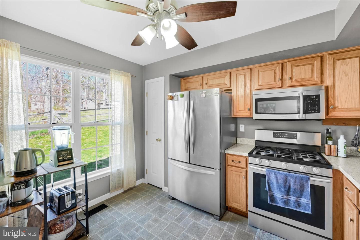 1054 Alexander Drive photo 11