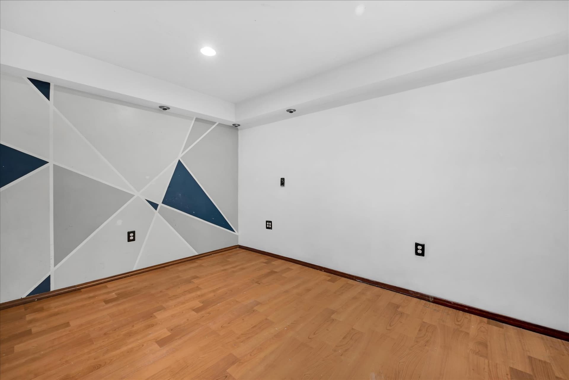 1054 Alexander Drive photo 28