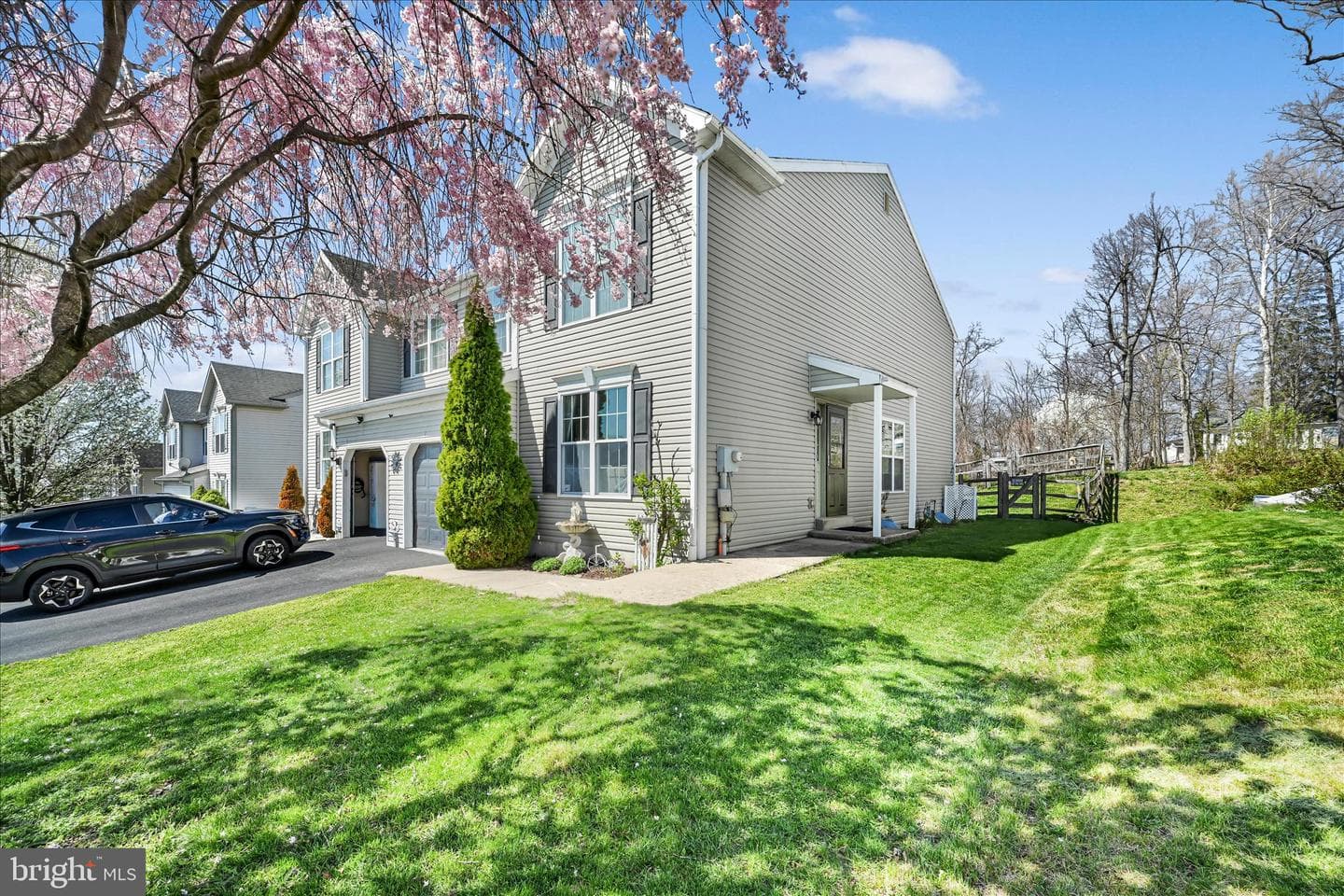 1054 Alexander Drive photo 4