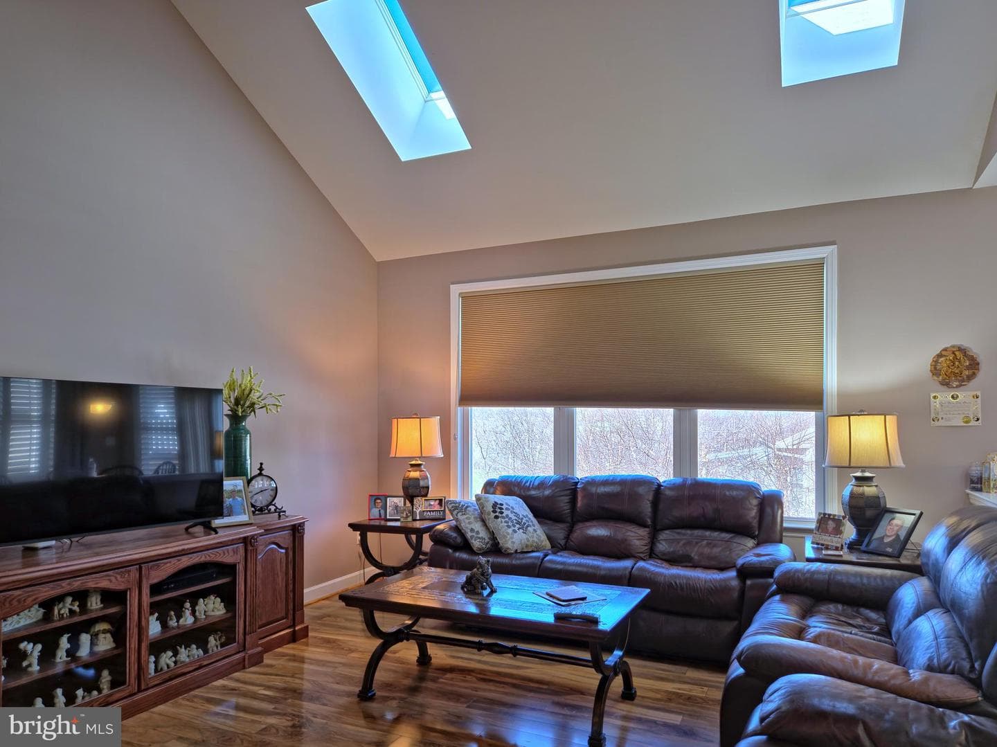409 Westbury photo 12