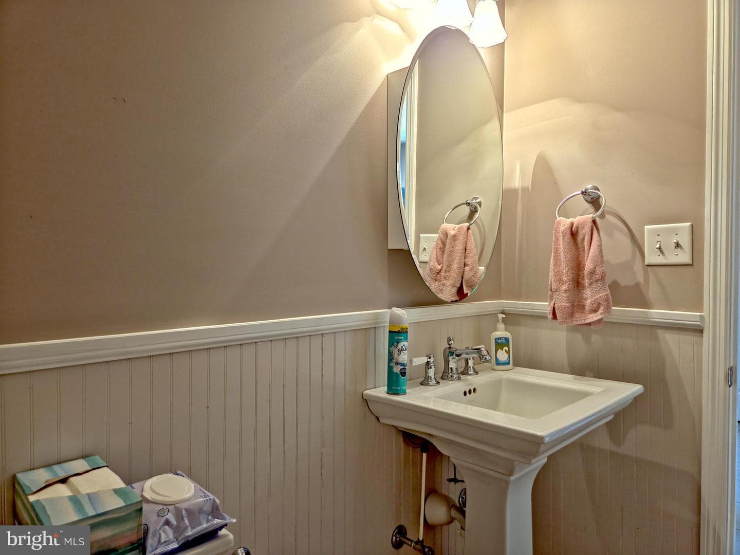 409 Westbury photo 26