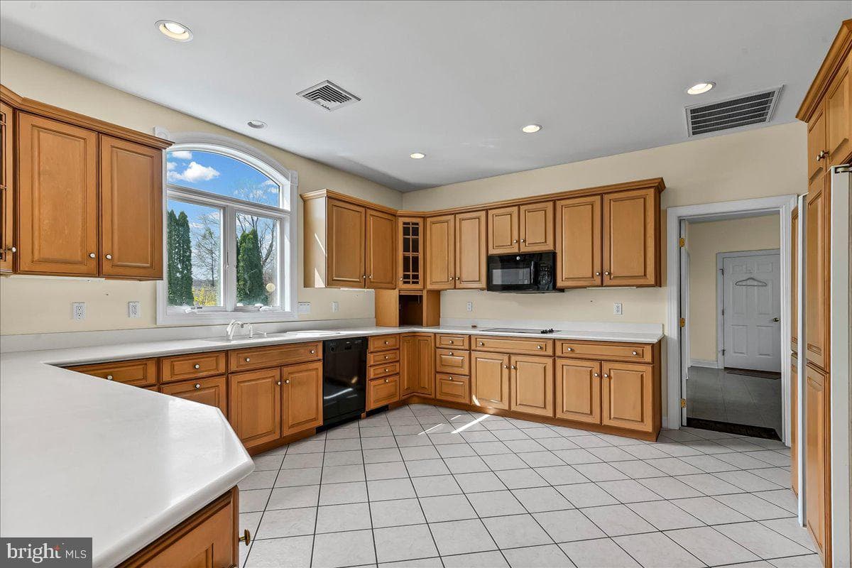 26 Sapphire Lane photo 14