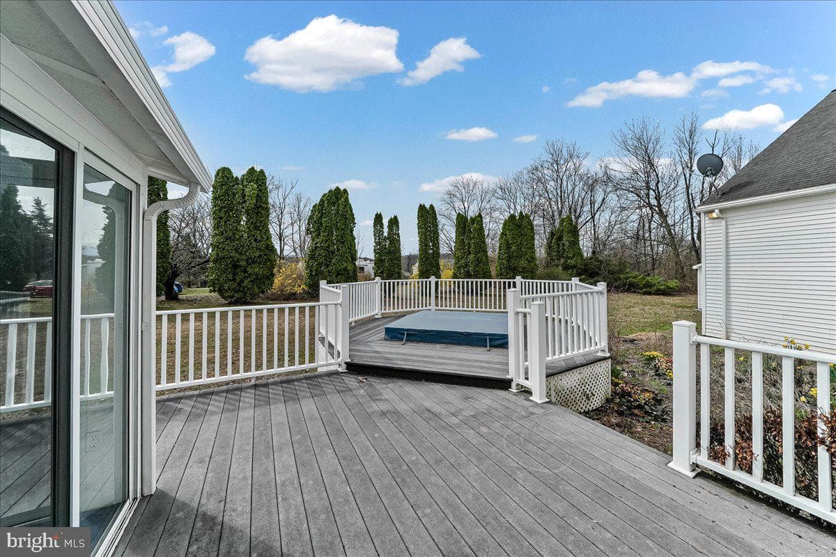 26 Sapphire Lane photo 31
