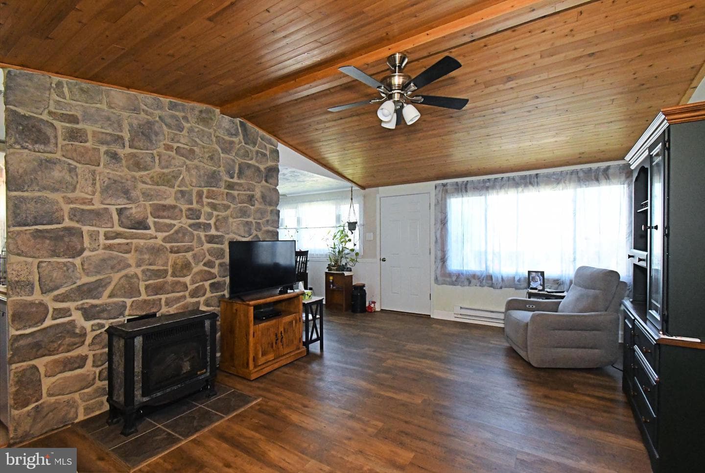 511 Freehall Street photo 10