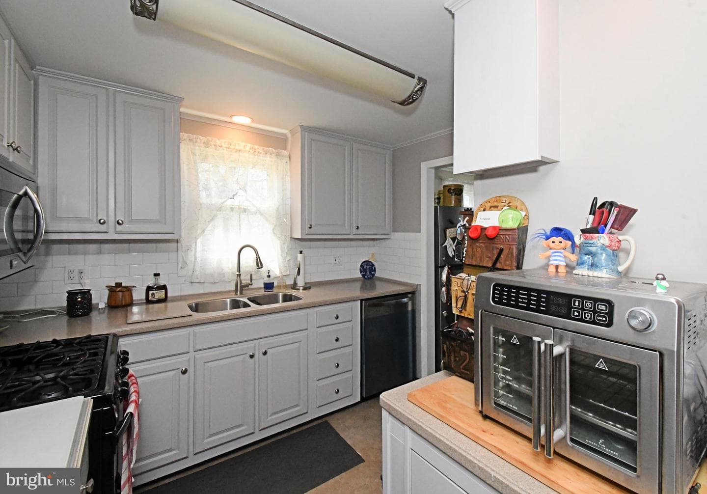 511 Freehall Street photo 18