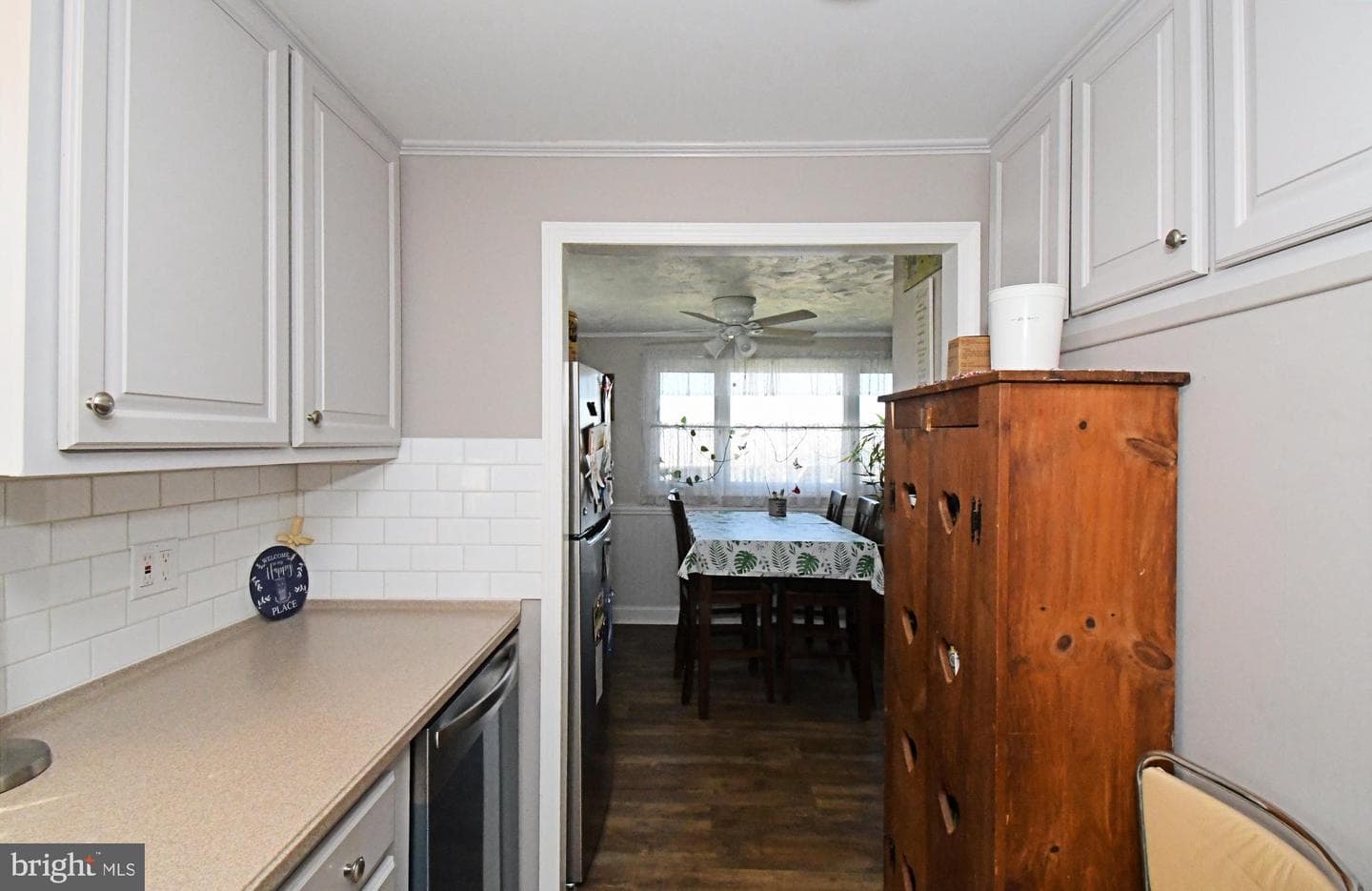 511 Freehall Street photo 20