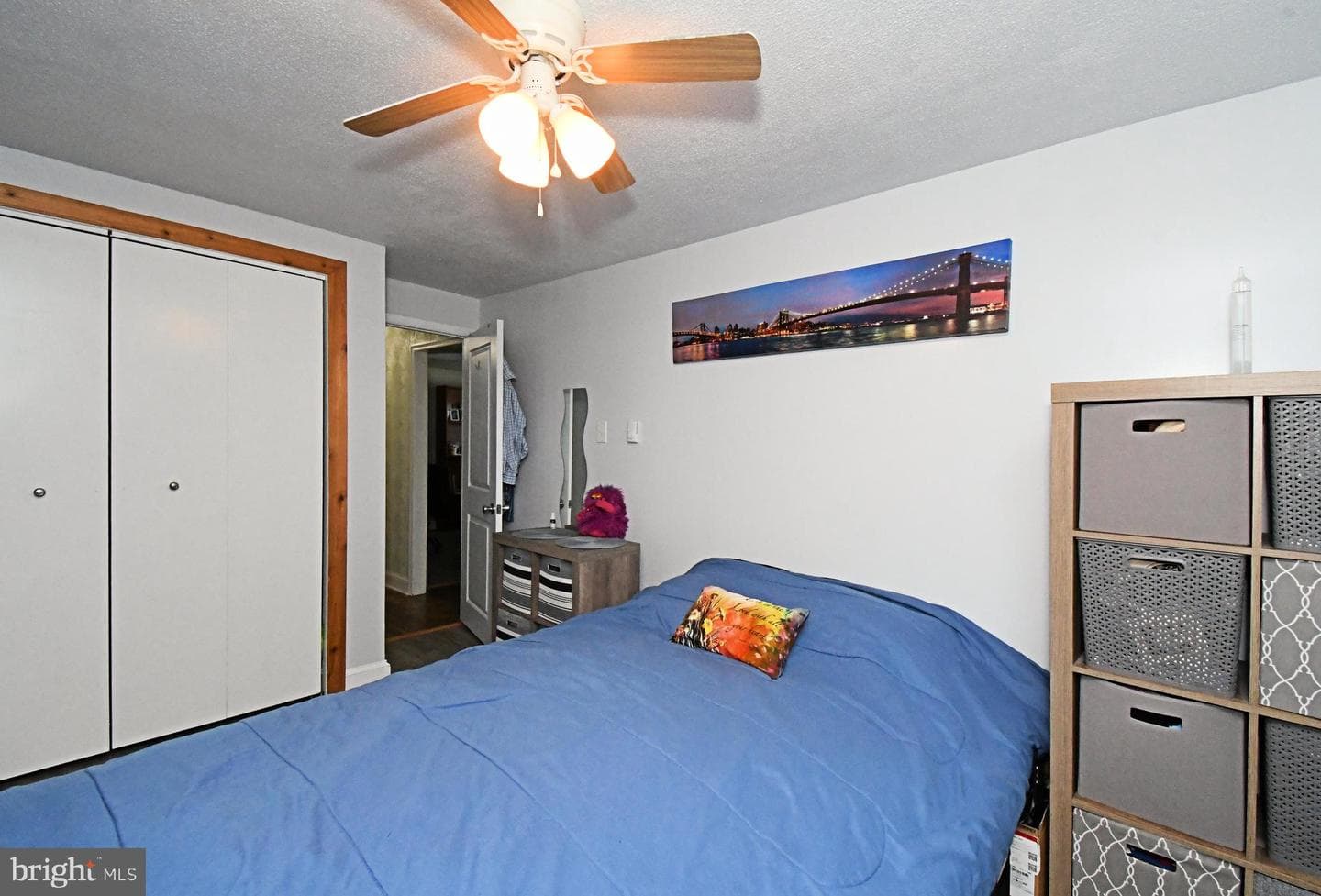 511 Freehall Street photo 32