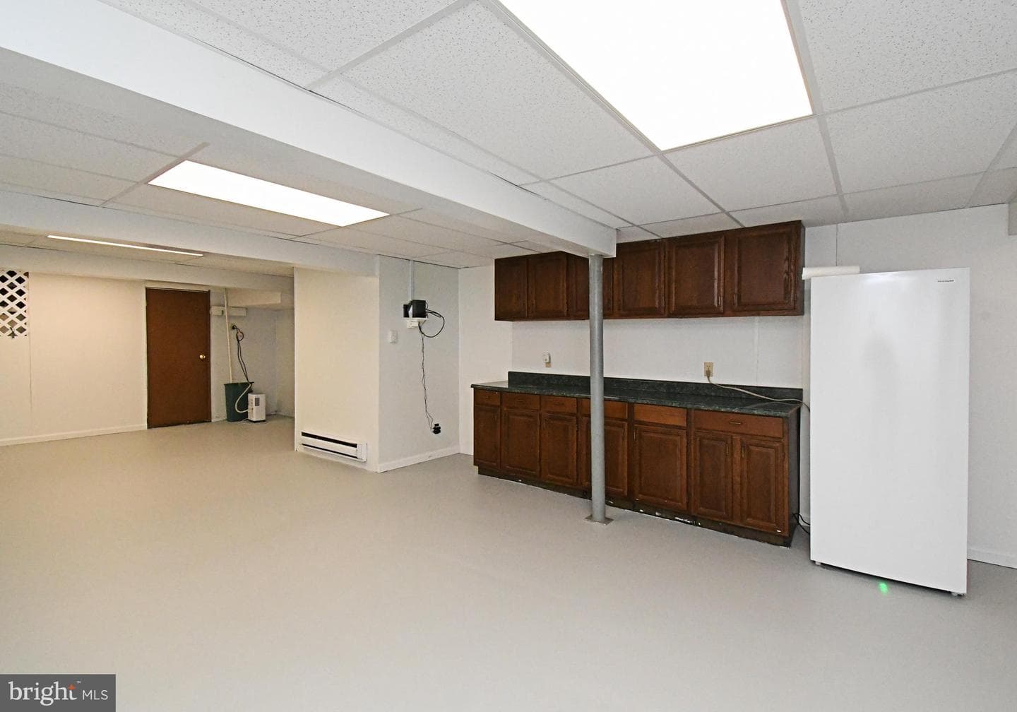 511 Freehall Street photo 37