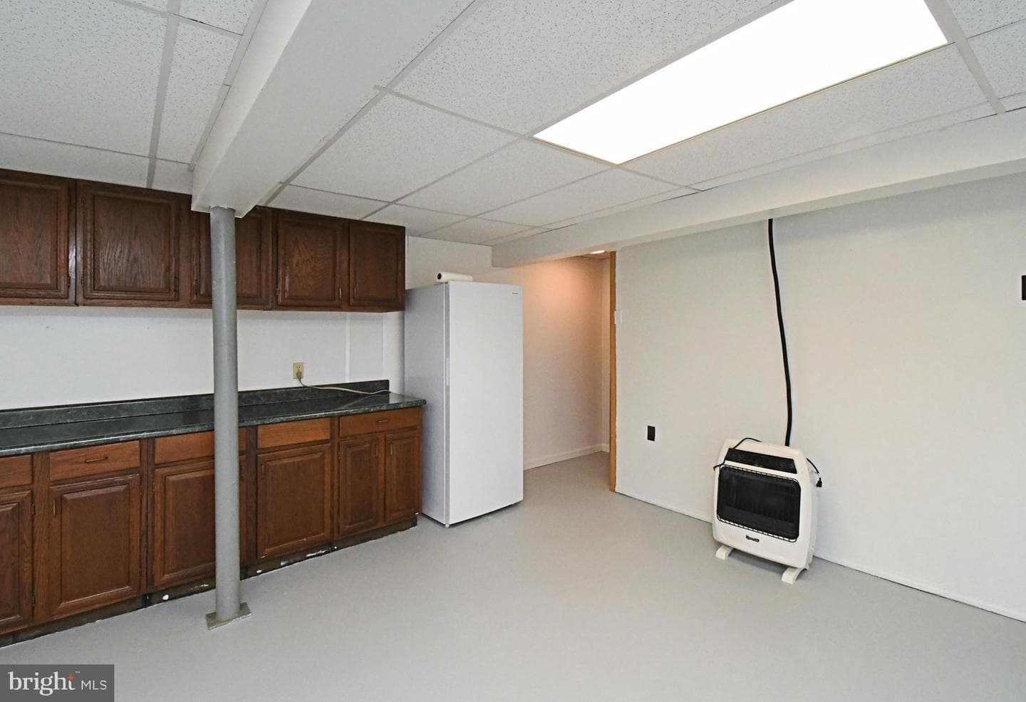 511 Freehall Street photo 38