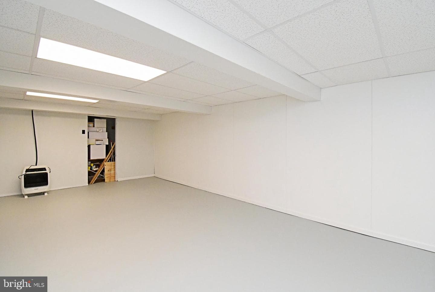511 Freehall Street photo 41