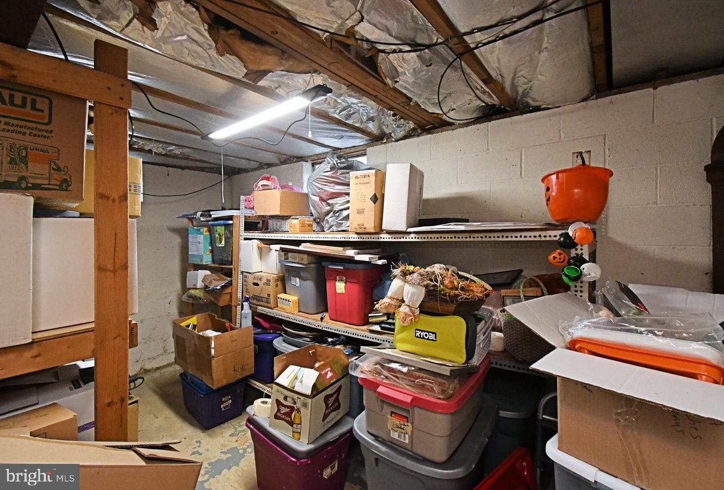 511 Freehall Street photo 44