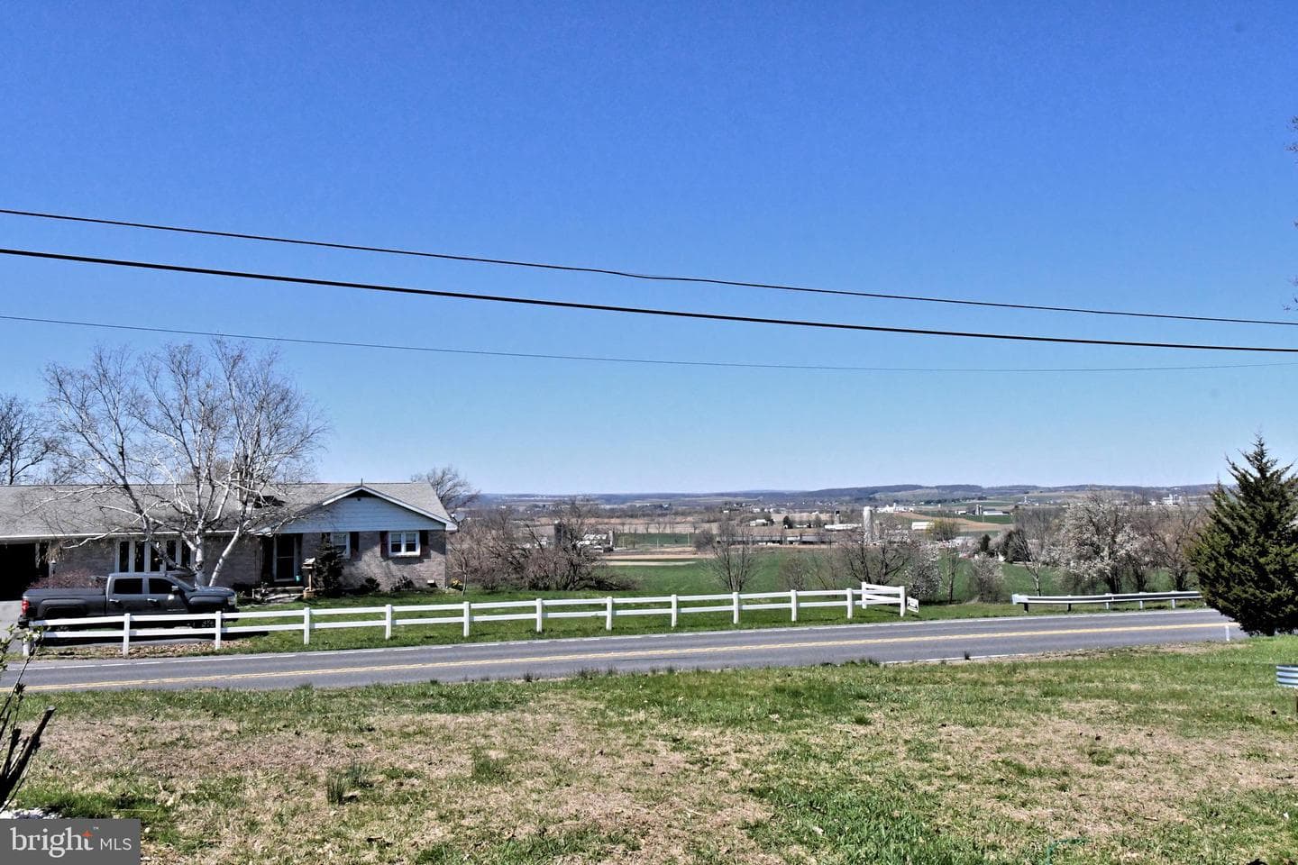 511 Freehall Street photo 48