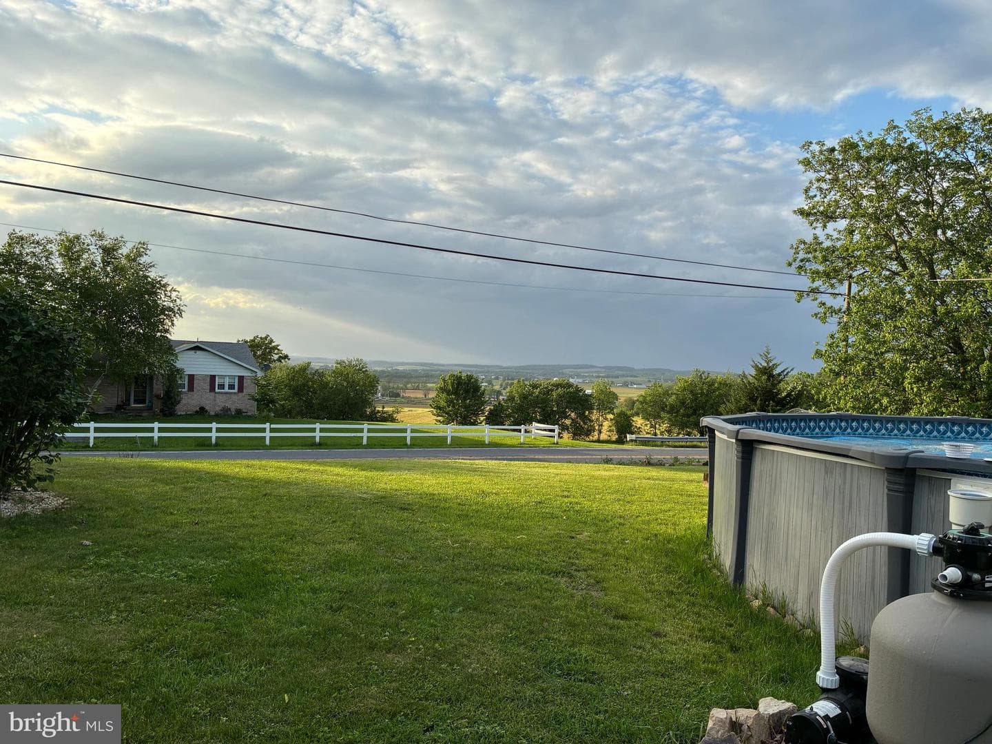 511 Freehall Street photo 49