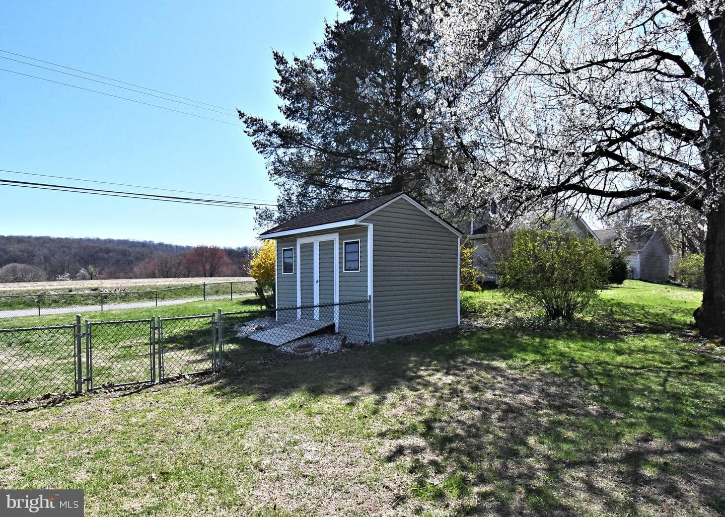 511 Freehall Street photo 52