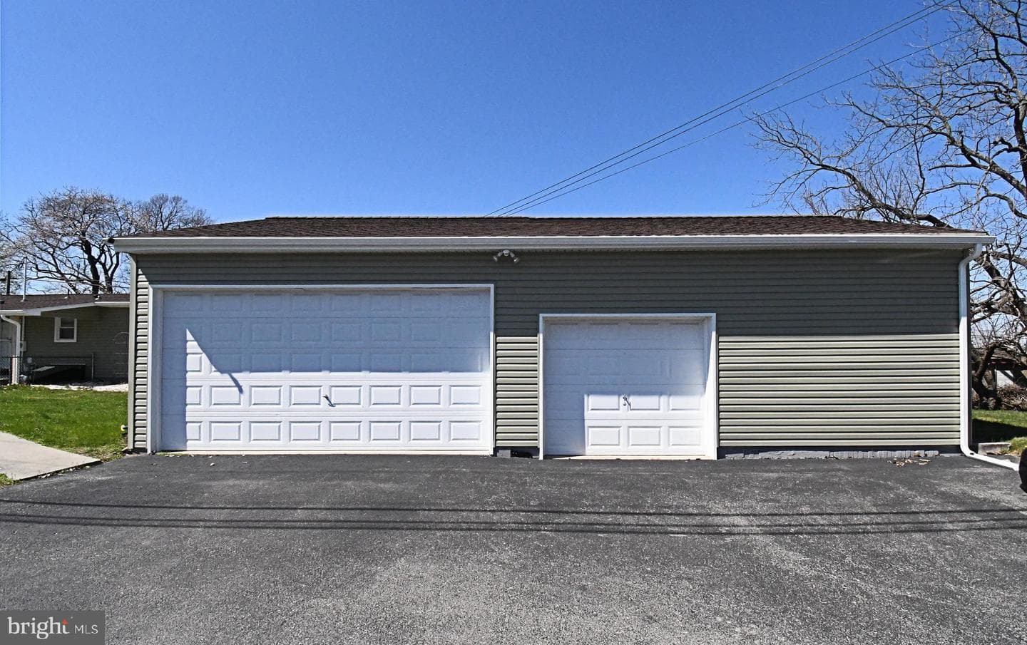 511 Freehall Street photo 56
