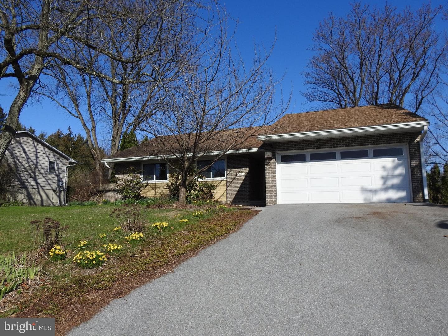 625 Luella Drive photo 3