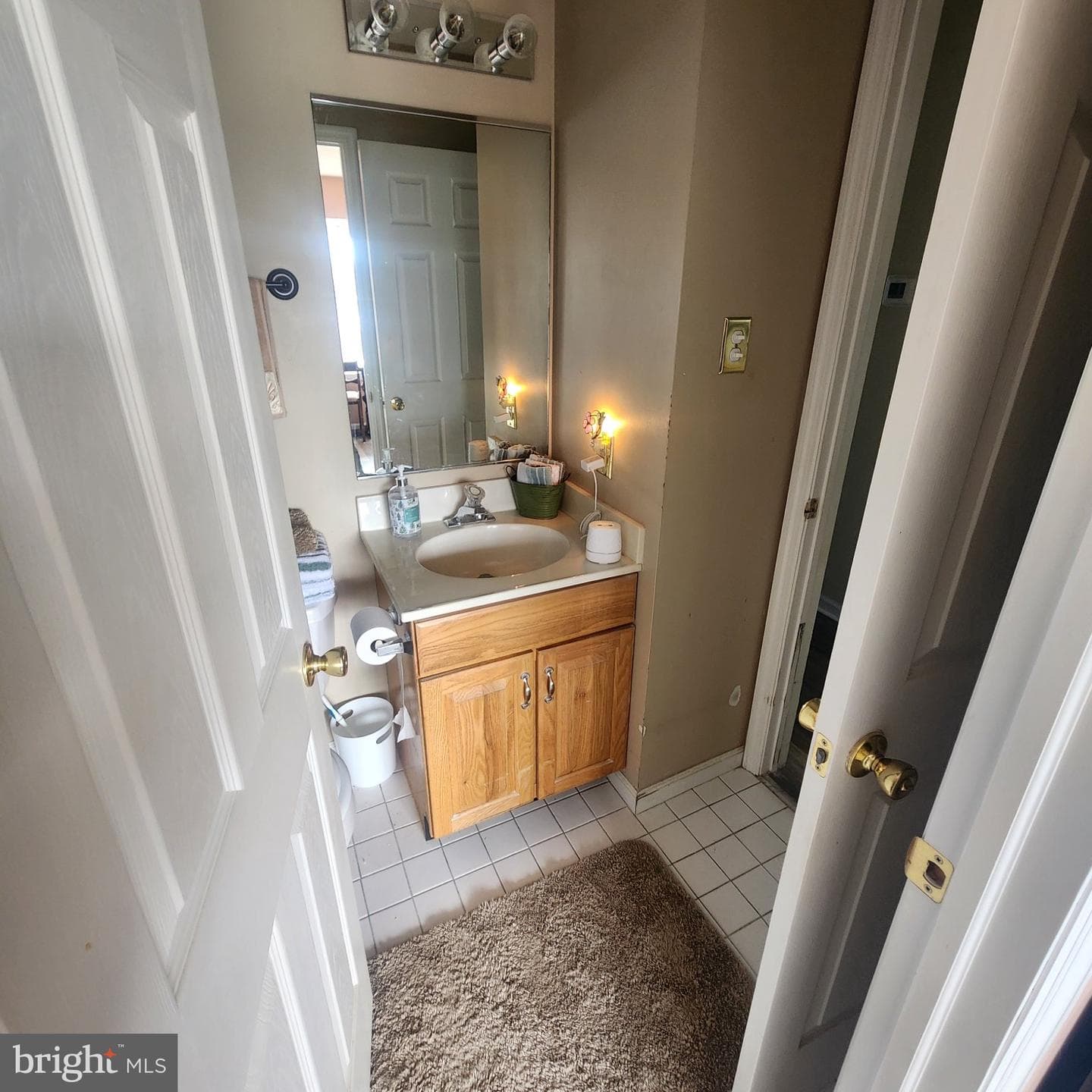 701 Lexington Way photo 24