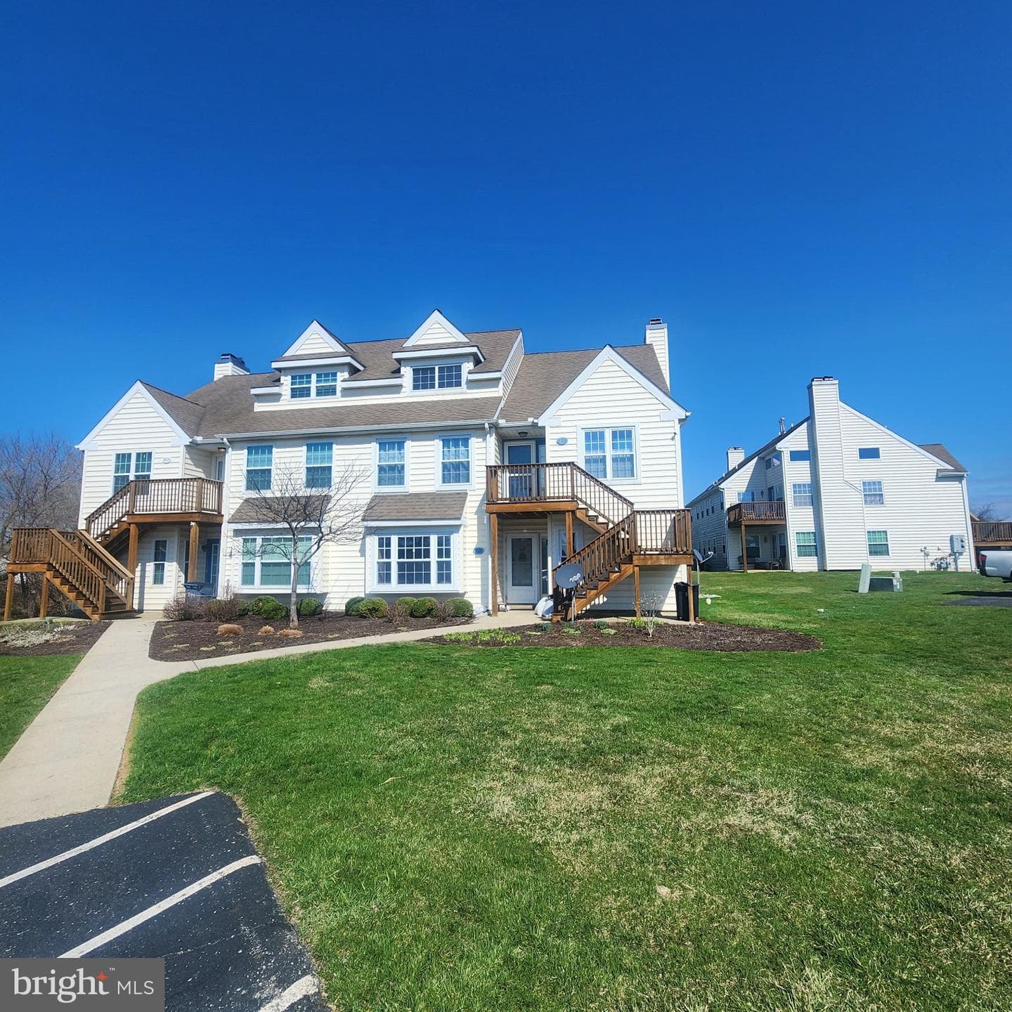 701 Lexington Way photo 26