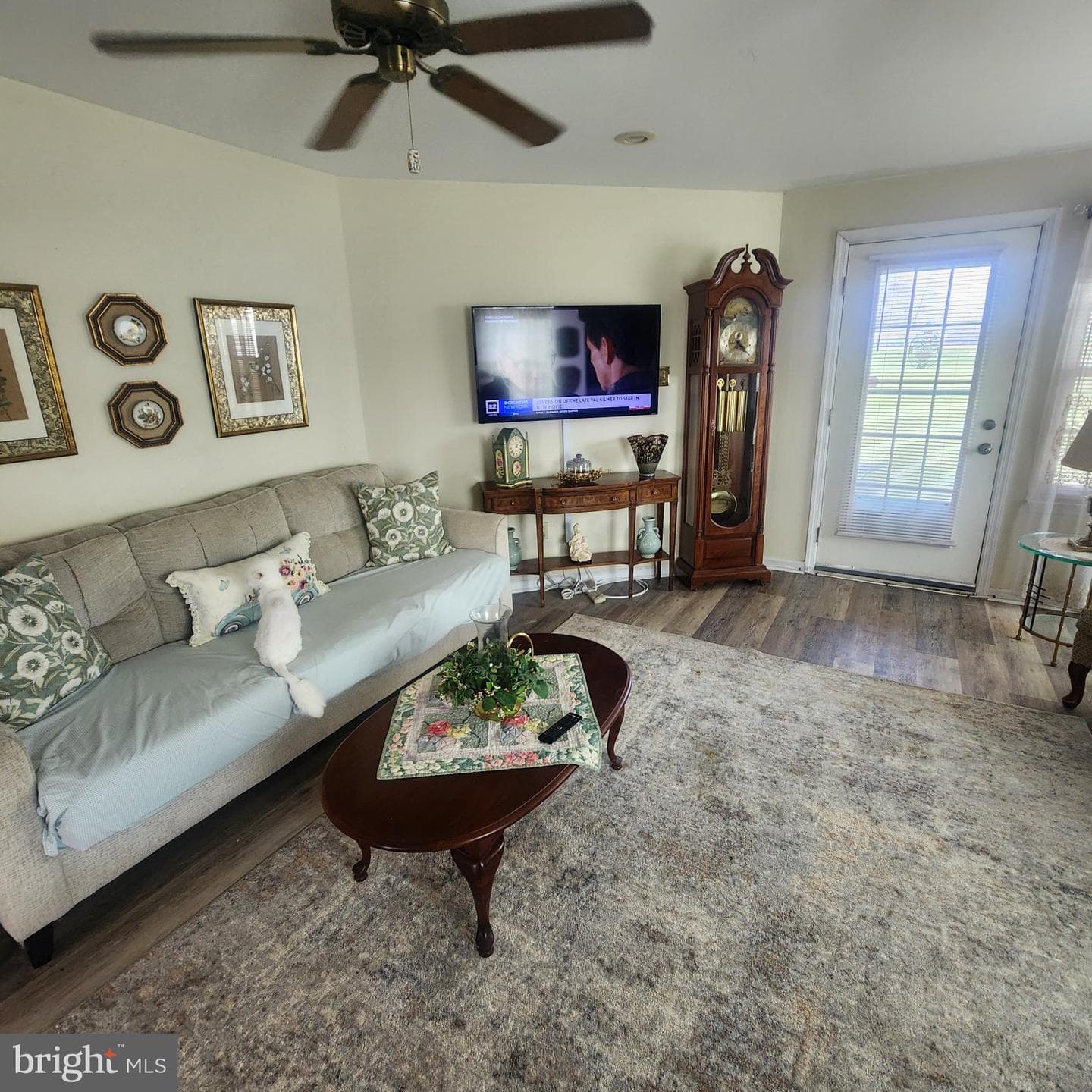 701 Lexington Way photo 8
