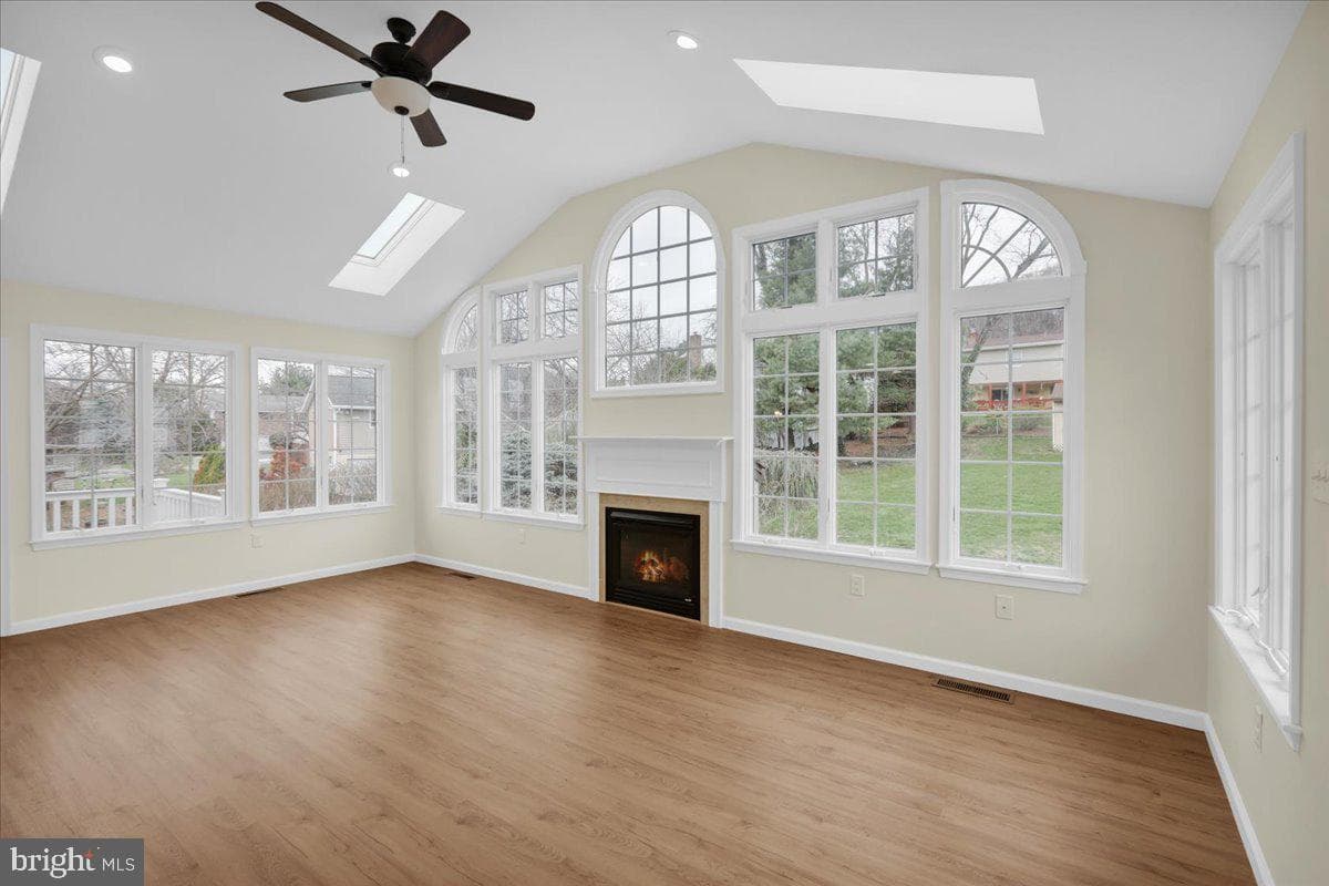 2 Courtleigh Place photo 12