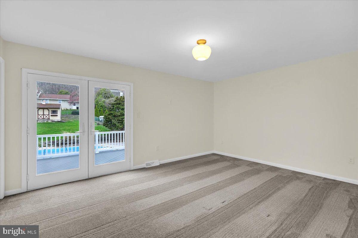 2 Courtleigh Place photo 14