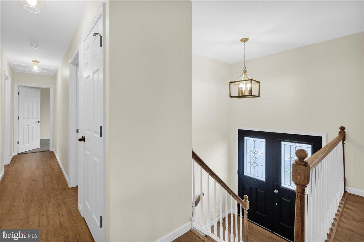 2 Courtleigh Place photo 2