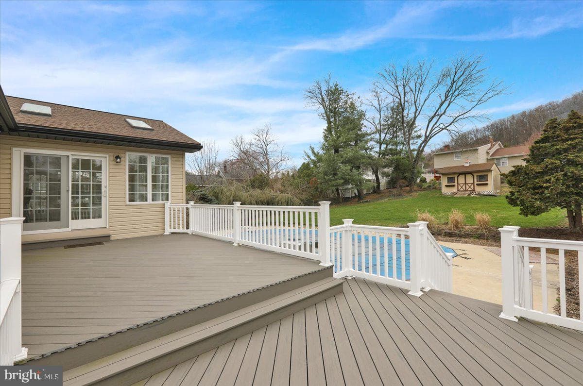 2 Courtleigh Place photo 28