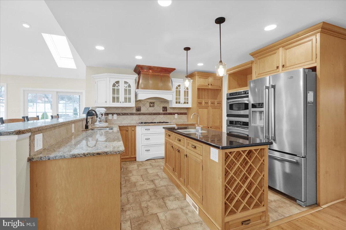 2 Courtleigh Place photo 5