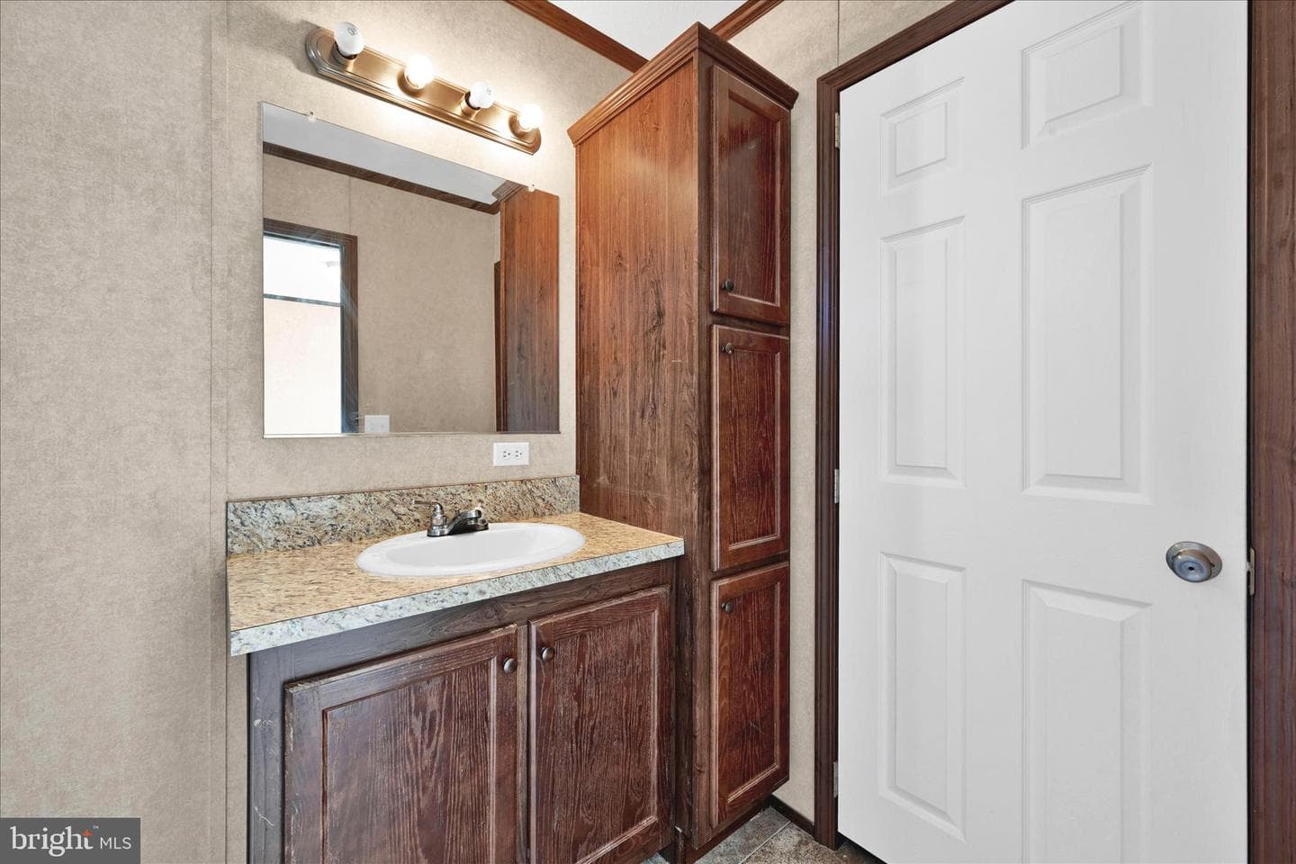 571 Schubert Road photo 21