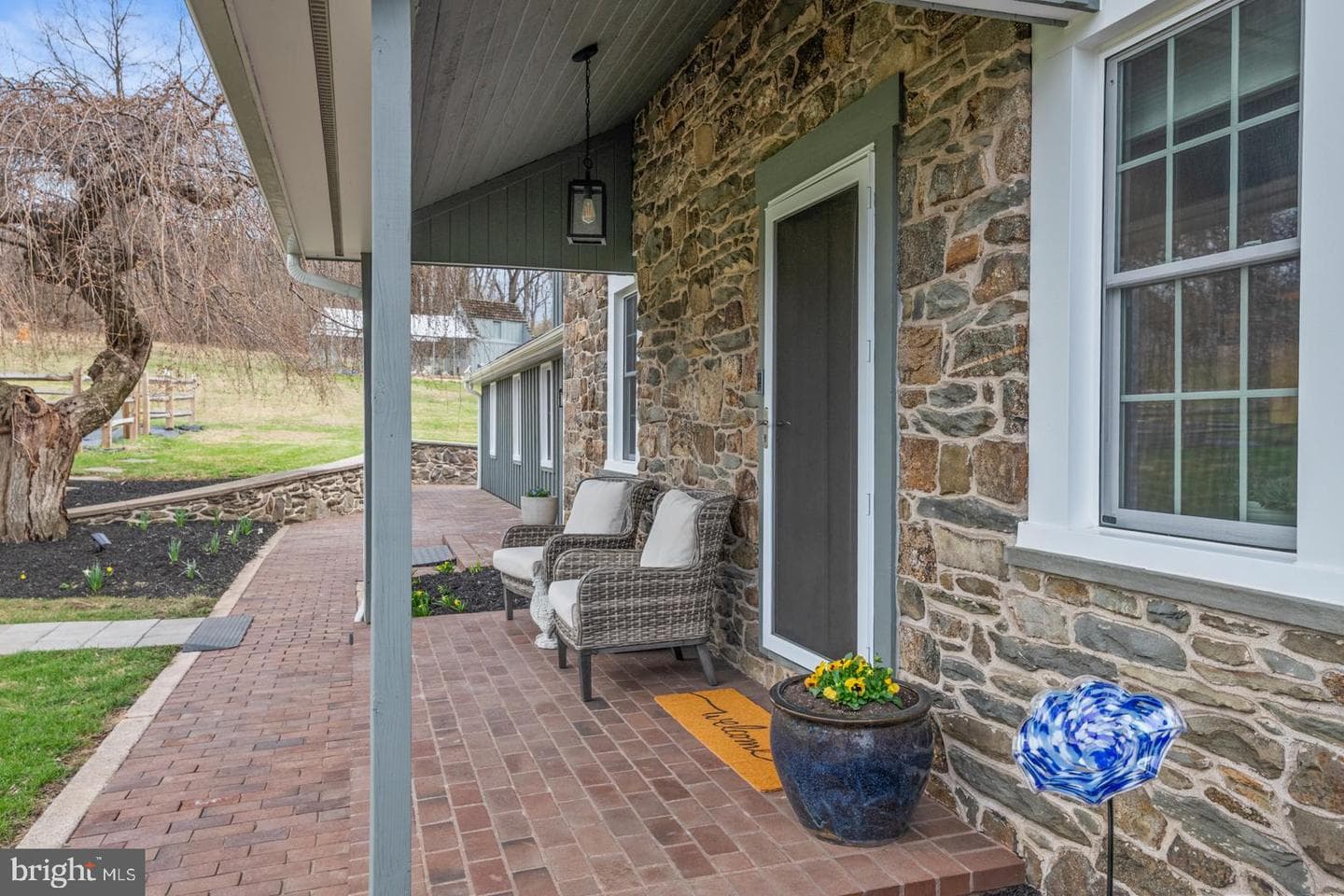 566 Scenic Drive photo 15