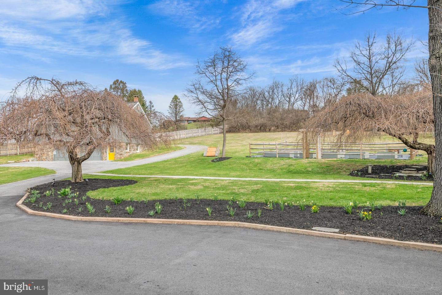 566 Scenic Drive photo 56