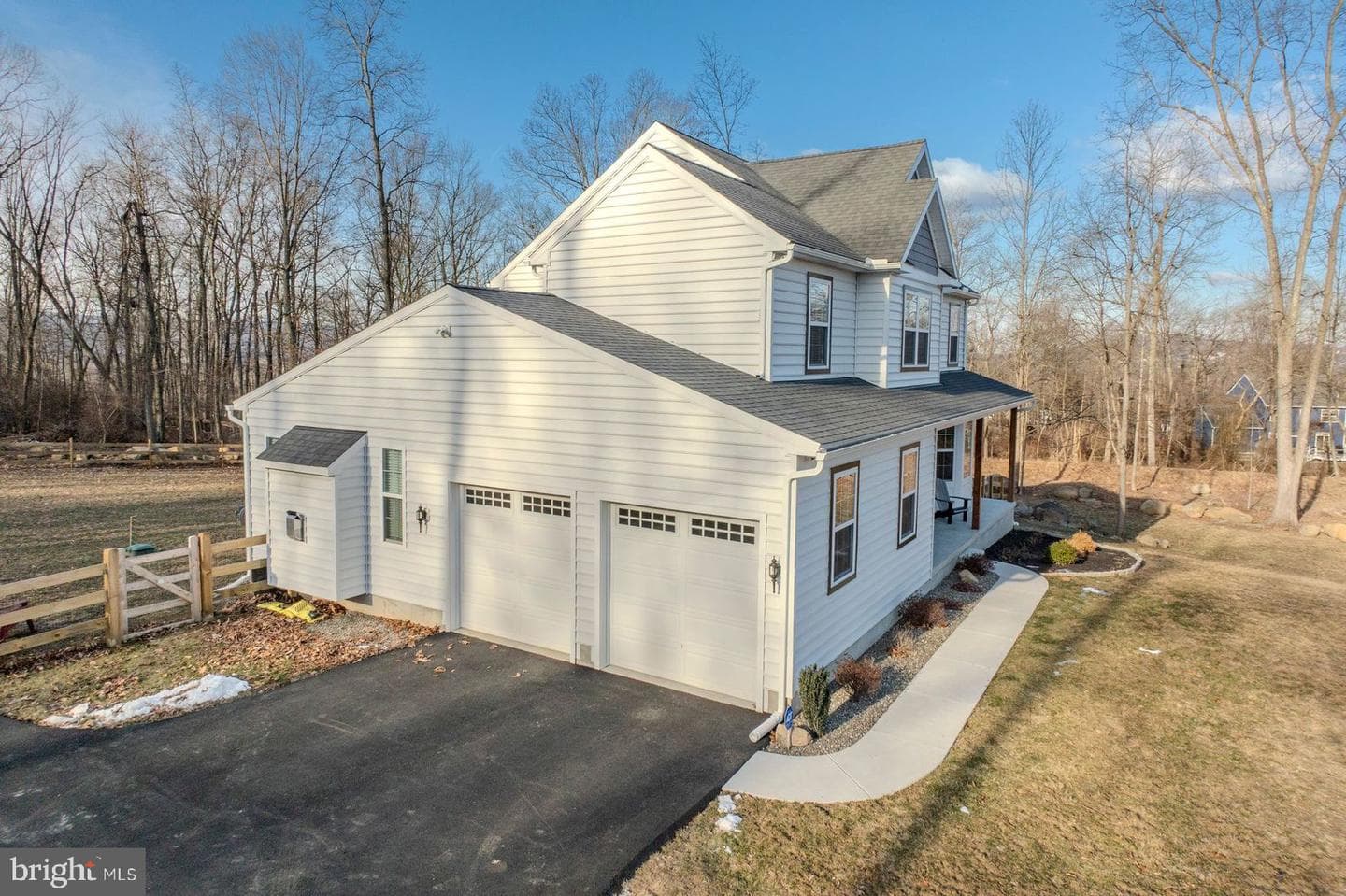 318 Douglass Drive photo 3