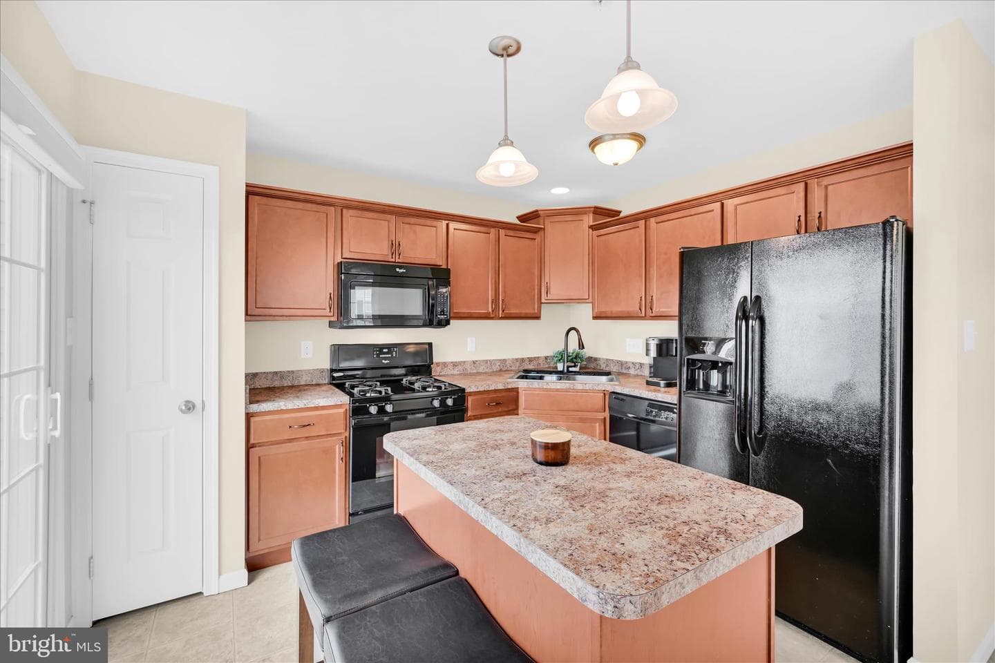 901 Heather Way photo 10
