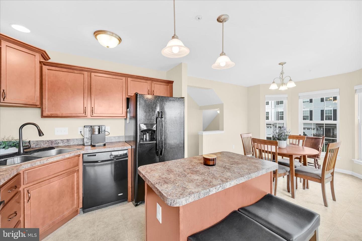 901 Heather Way photo 11