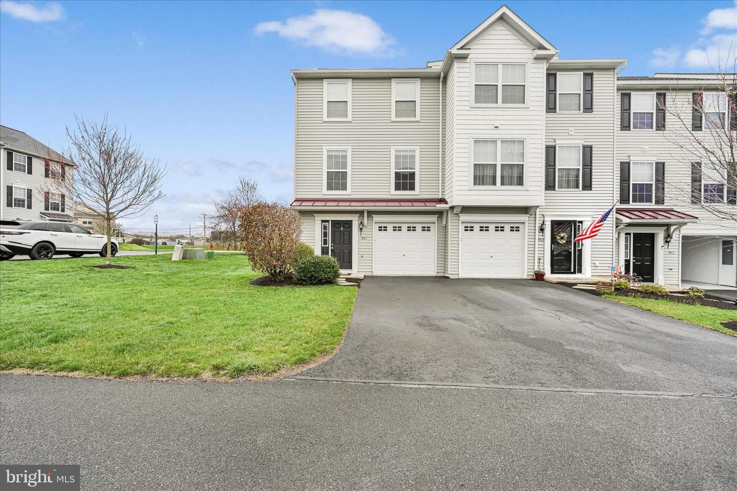 901 Heather Way photo 3