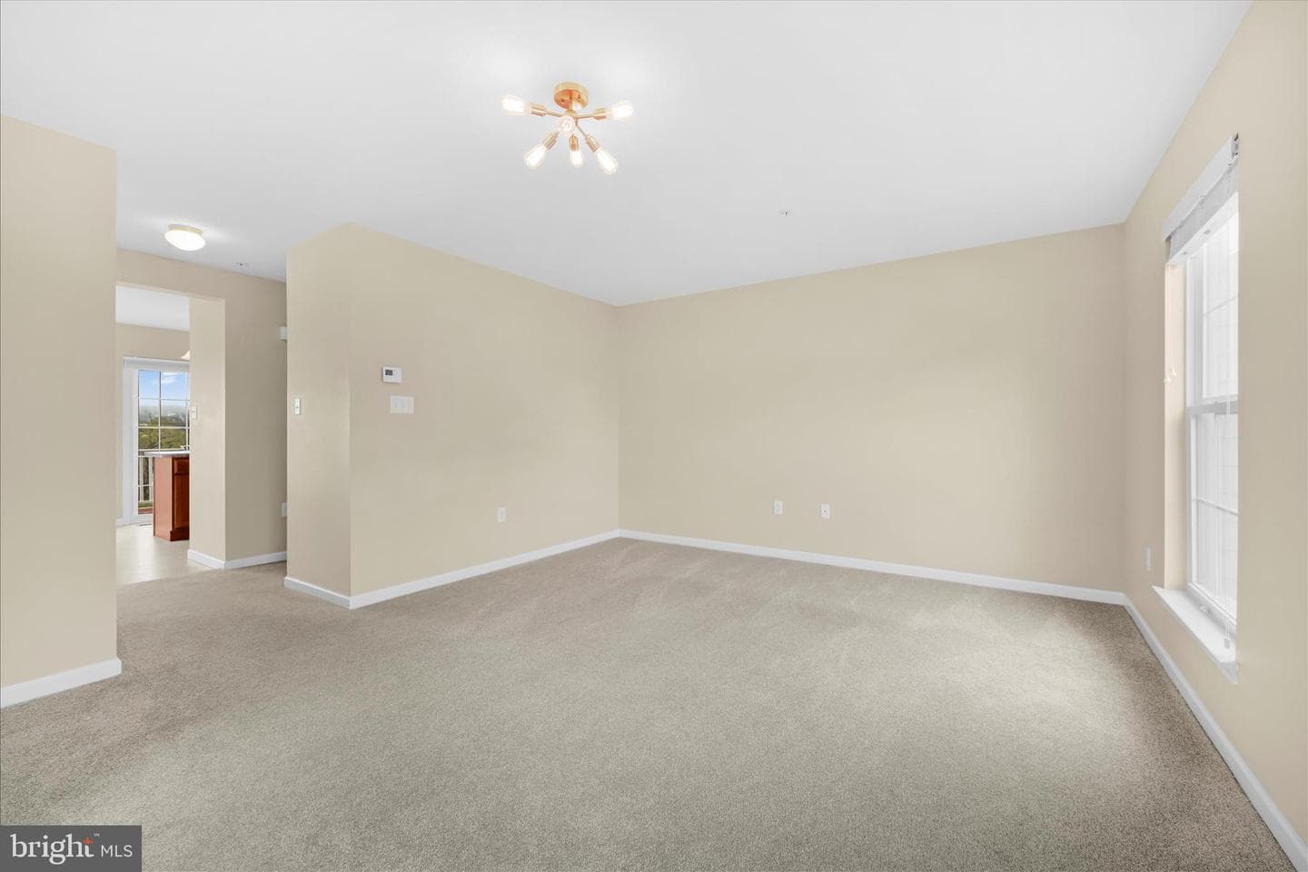 901 Heather Way photo 6