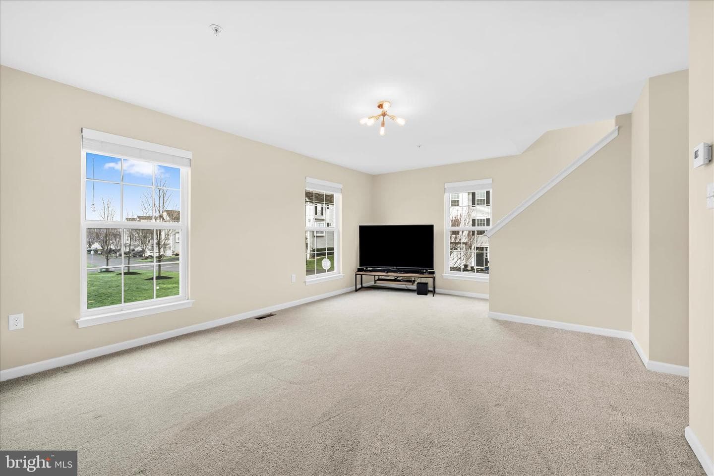 901 Heather Way photo 7