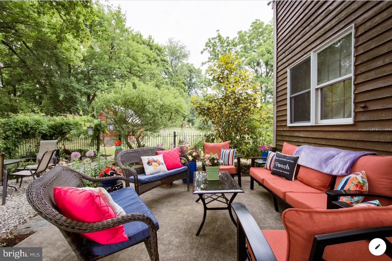2571 Hill Road photo 34