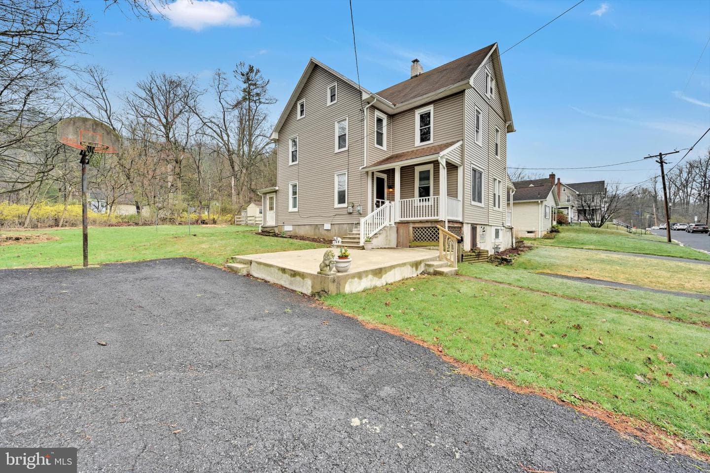 30 W Fairview Street