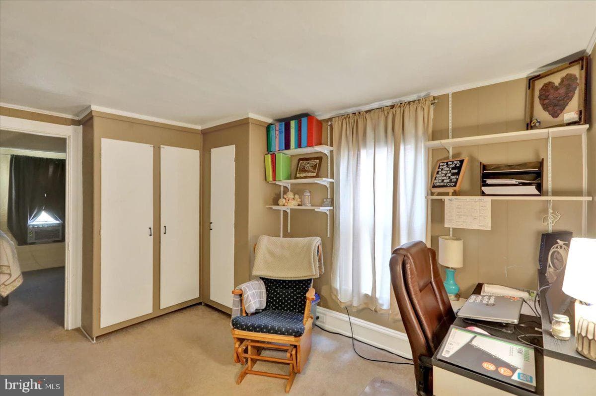258 E Walnut Street photo 17