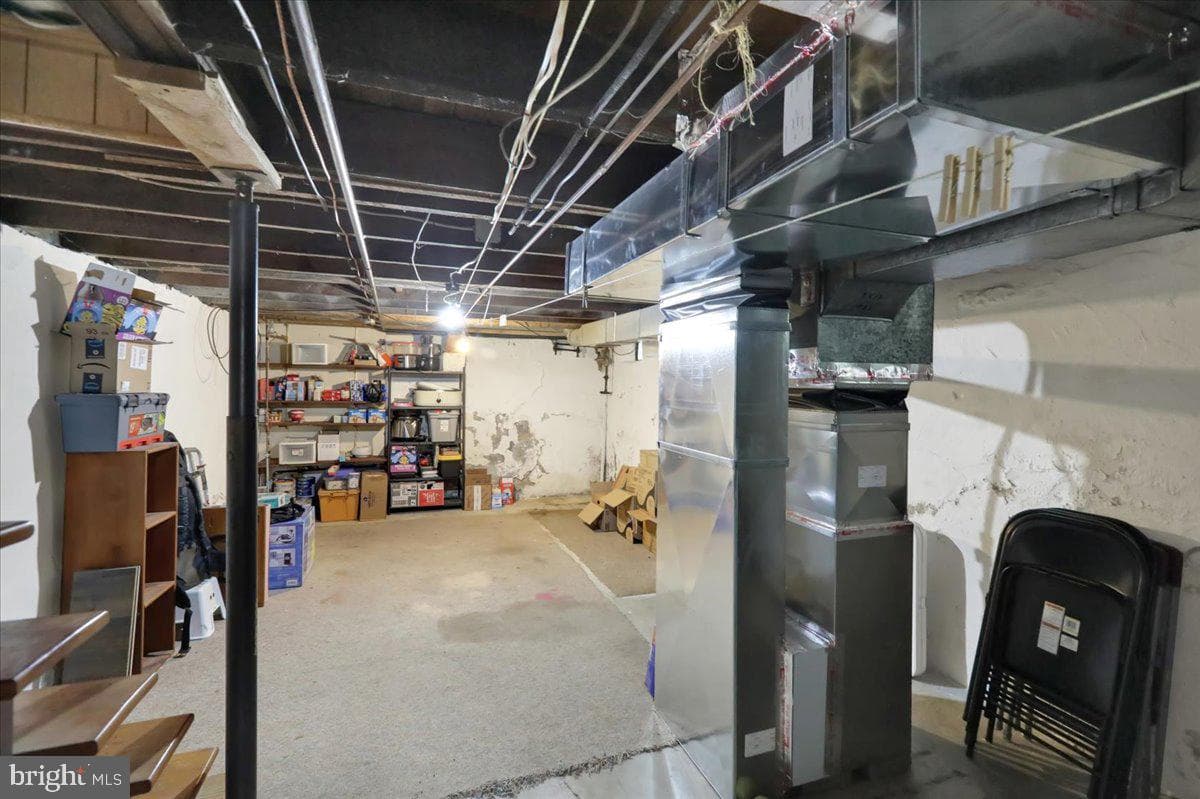 258 E Walnut Street photo 19
