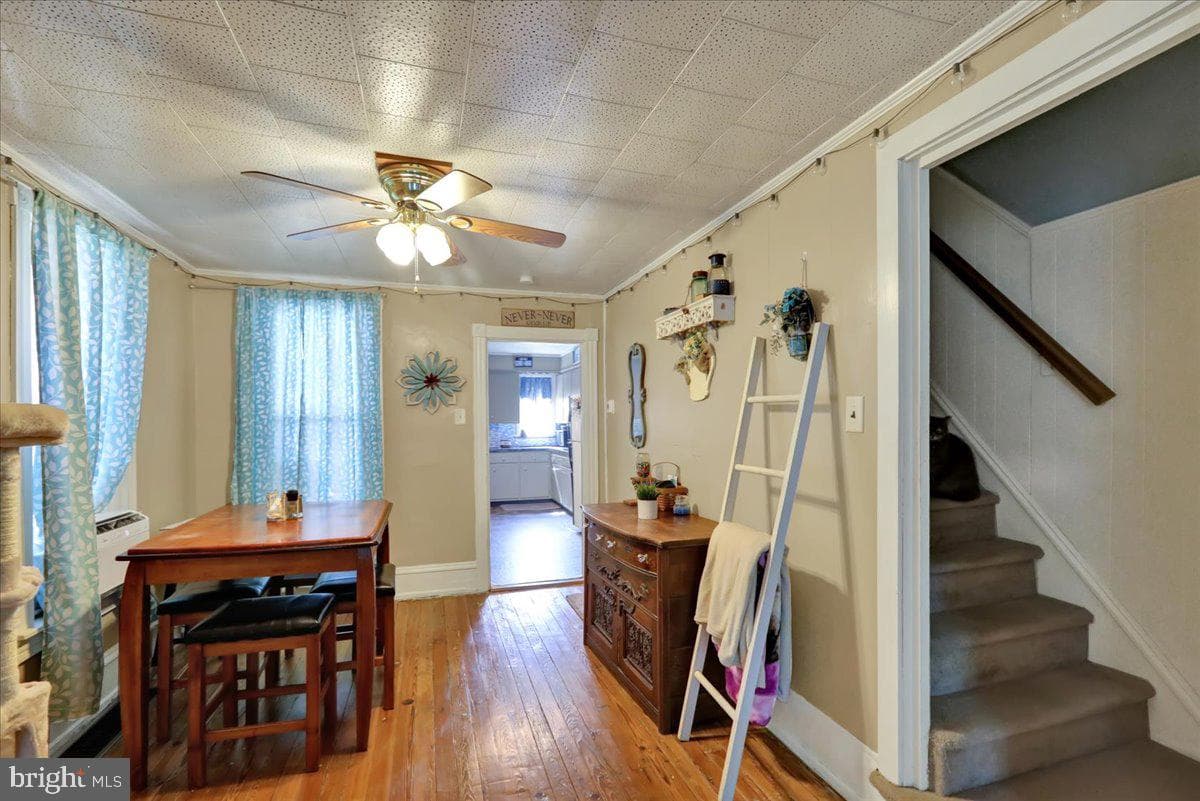 258 E Walnut Street photo 6
